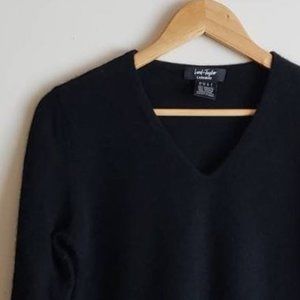 Black Lord & Taylor v-neck cashmere sweater size L